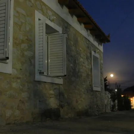 Thalia's Stone House Holiday home Ipsilantis